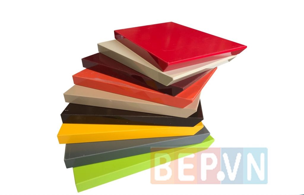 Ưu, nhược điểm của tủ bếp gỗ nhựa