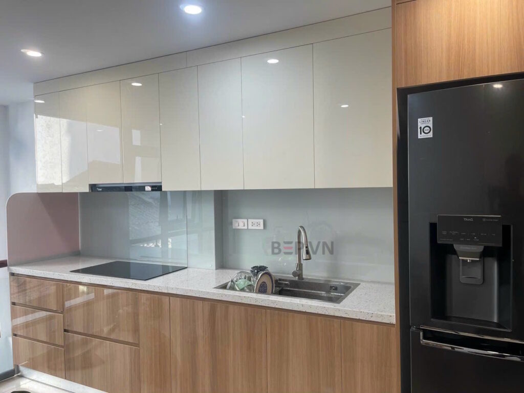 tủ bếp inox kết hợp mặt bàn đá