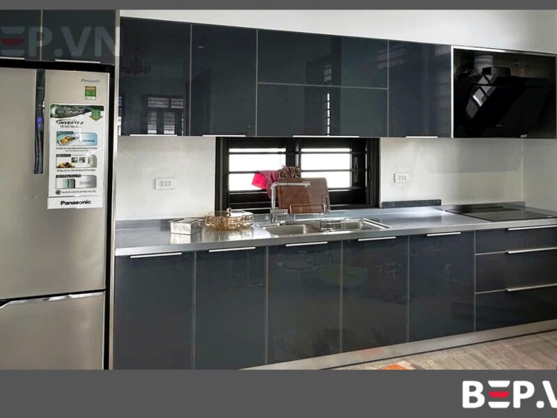 Tủ bếp inox cánh kính nhập khẩu - L03