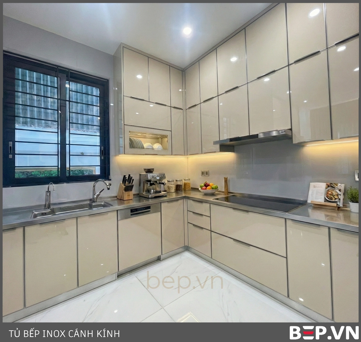 Tủ bếp Vàng Gold chị Hạnh