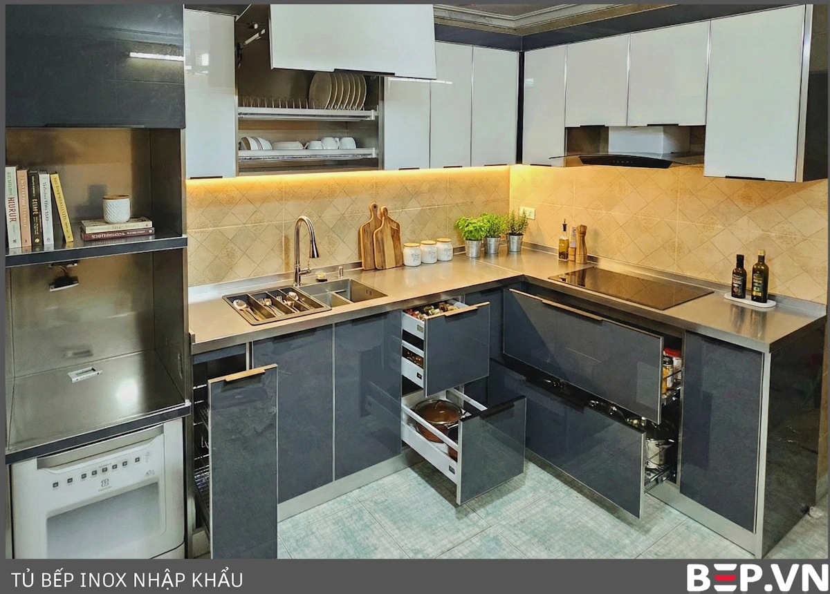 Tủ bếp inox cánh kính kiểu chữ L