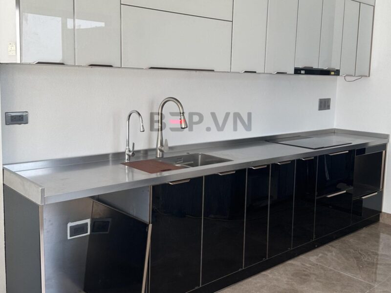 Alternative view of Tủ bếp inox cánh kính kiểu chữ I chú Cường - Sơn La