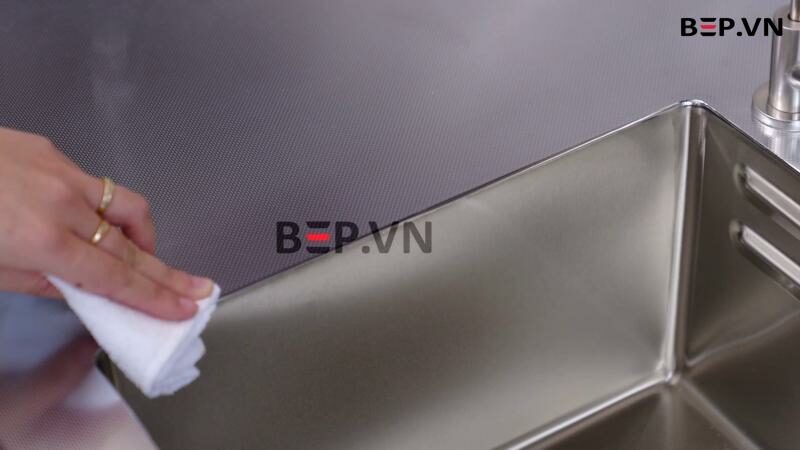 mat-ban-inox-lien-chau-de-ve-sinh-bep.vn_