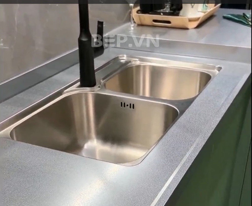 Tủ bếp inox cánh kính hiện đại - Lux.B05