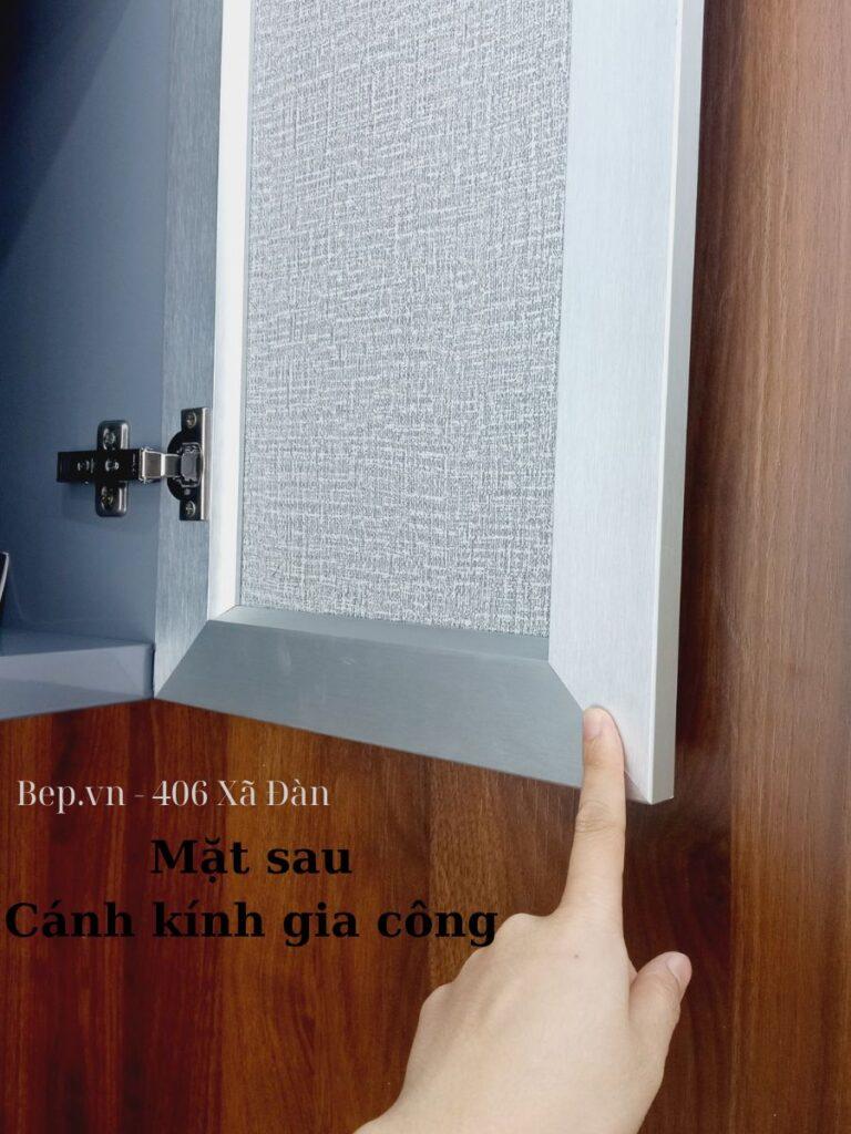 mat-sau-canh-kinh-khung-nhom-768x1024