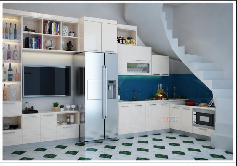 Tủ bếp Acrylic trắng dưới chân cầu thang