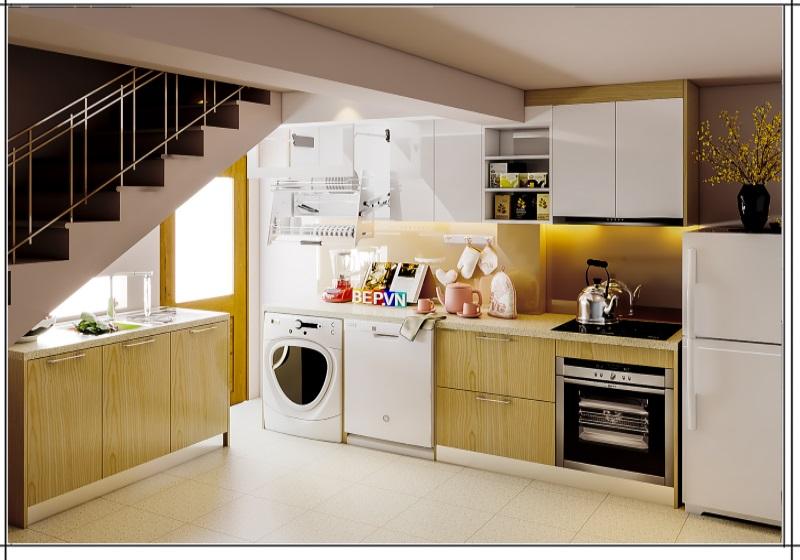 Tủ bếp Laminate vân gỗ sáng dưới chân cầu thang