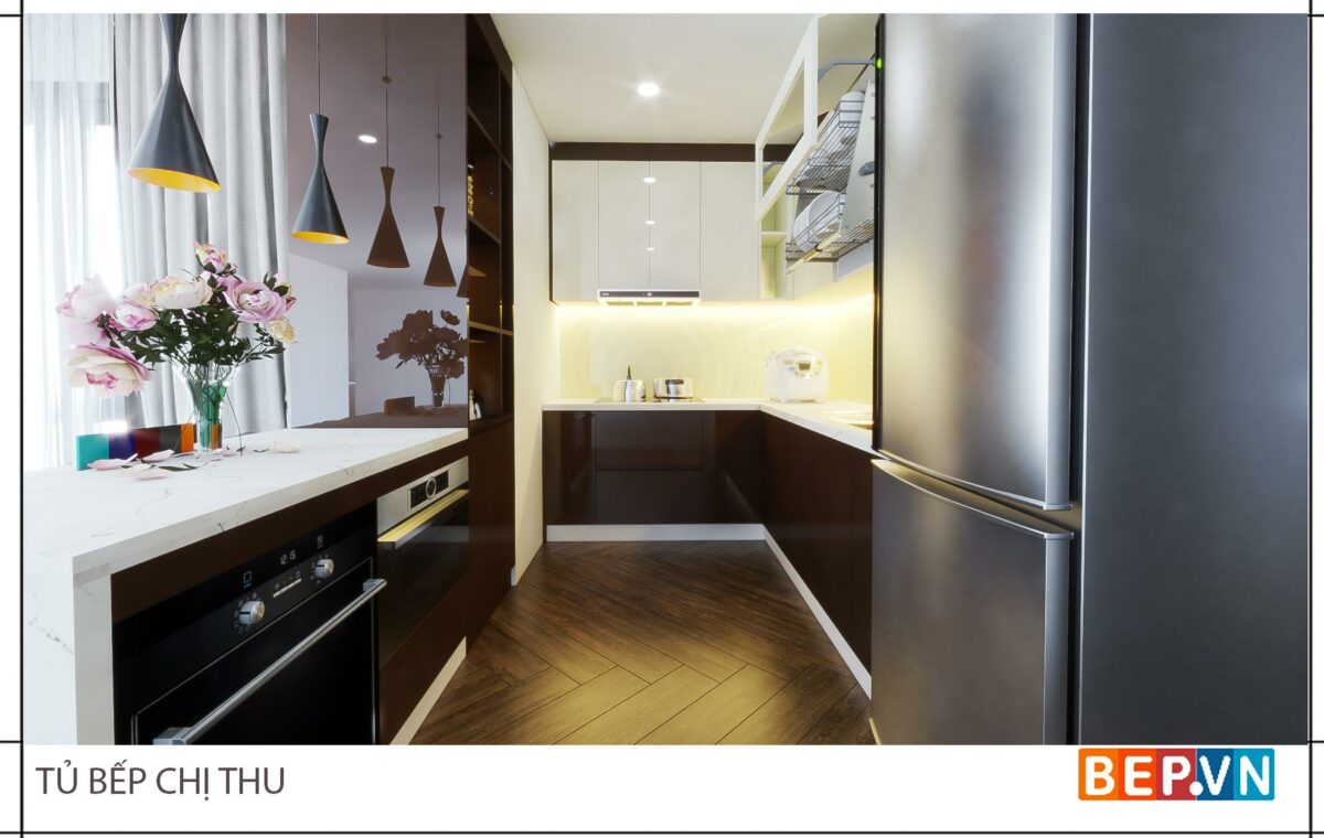 Tủ bếp chữ L hiện đại gia đình chị Thu - Vinata