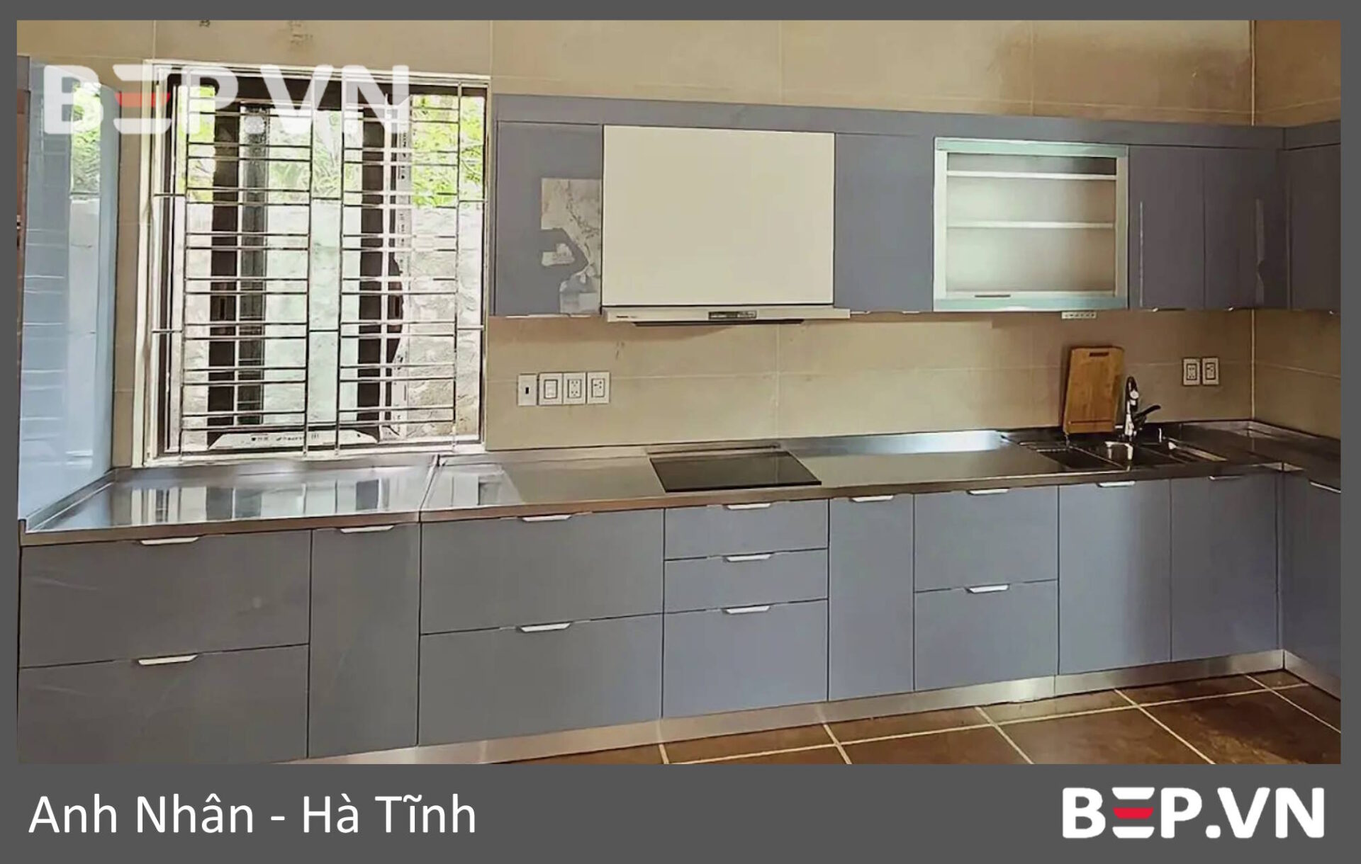 Tủ bếp inox cánh kính anh Nhân - Hà Tĩnh